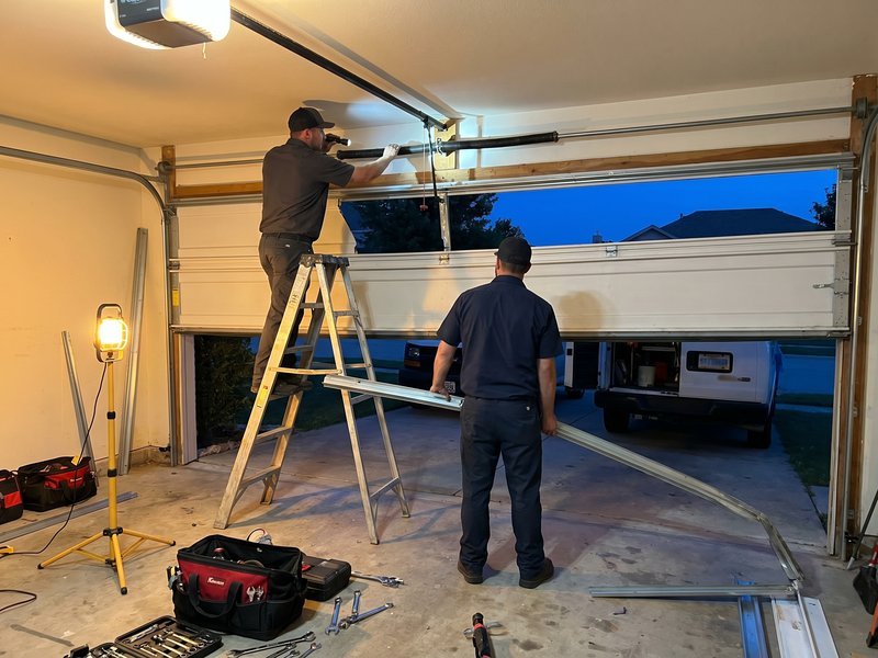 Emergency Garage Door Repair by Camelback of Kierland